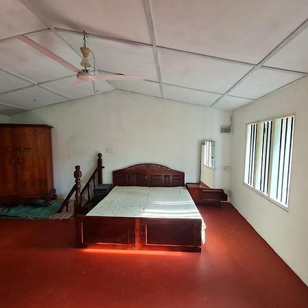 Hill Side Kings Villa Хиккадува Экстерьер фото