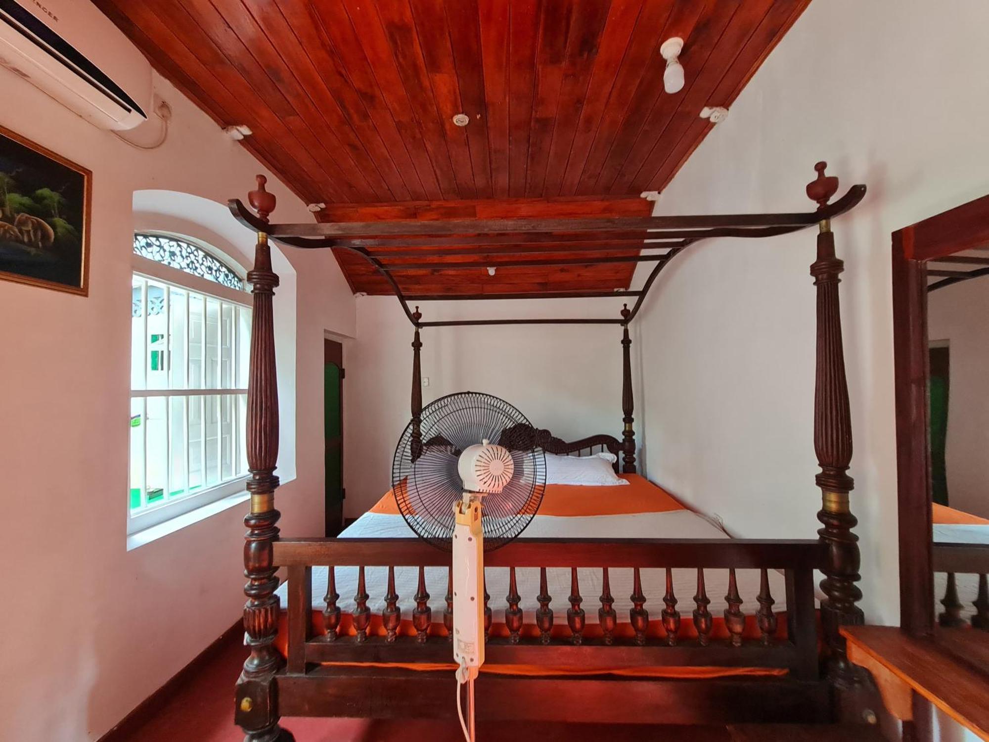 Hill Side Kings Villa Хиккадува Экстерьер фото