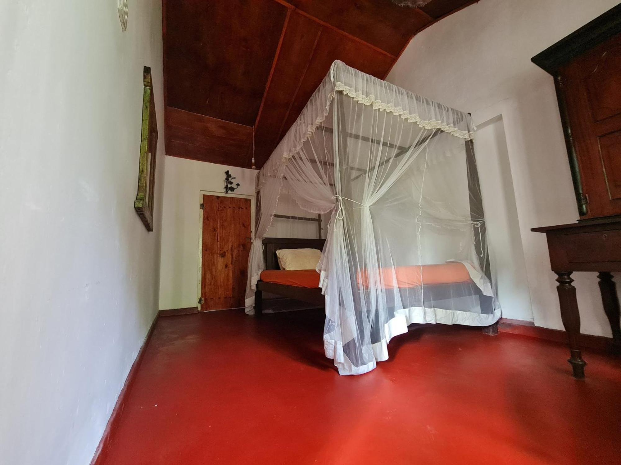 Hill Side Kings Villa Хиккадува Экстерьер фото
