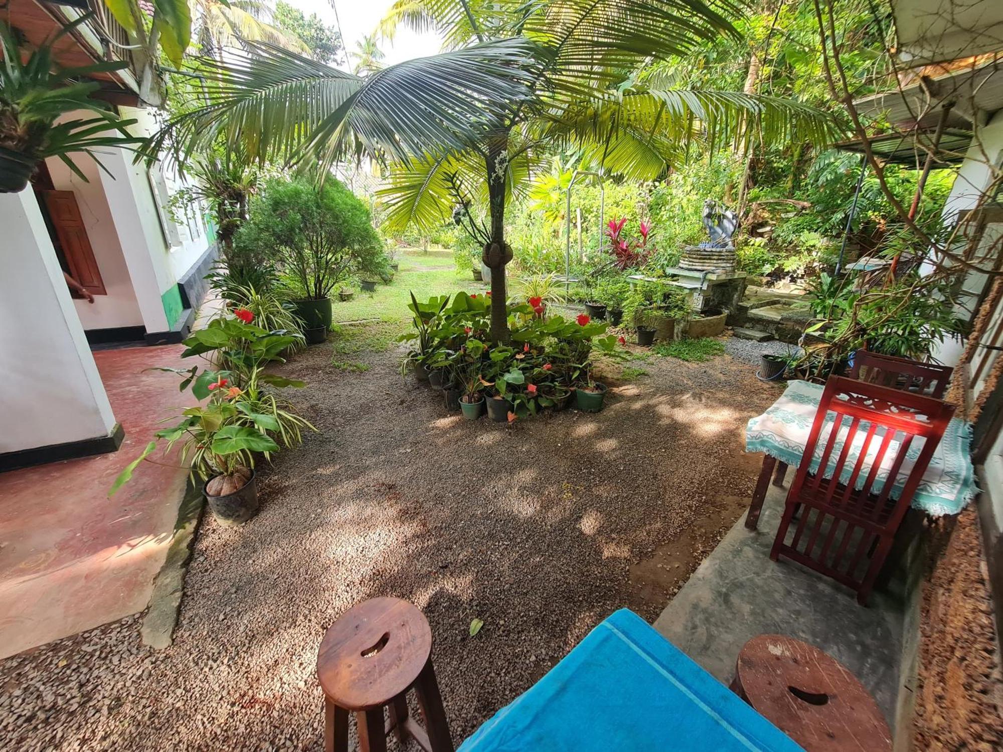 Hill Side Kings Villa Хиккадува Экстерьер фото