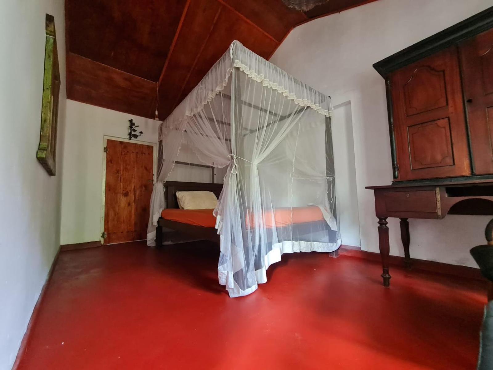 Hill Side Kings Villa Хиккадува Экстерьер фото
