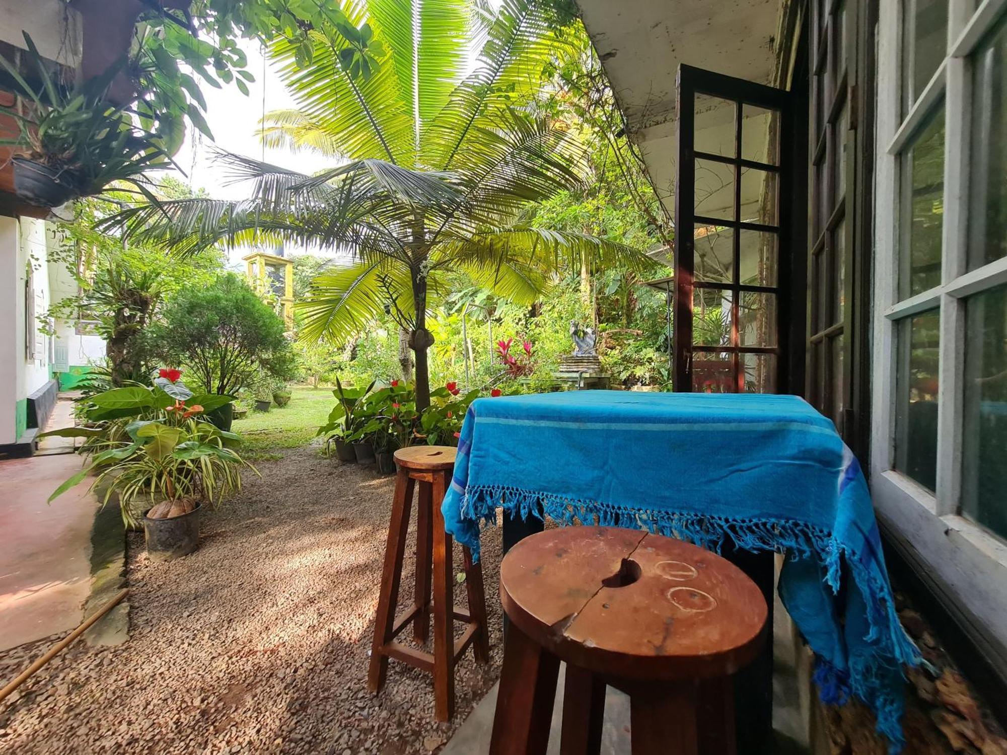 Hill Side Kings Villa Хиккадува Экстерьер фото
